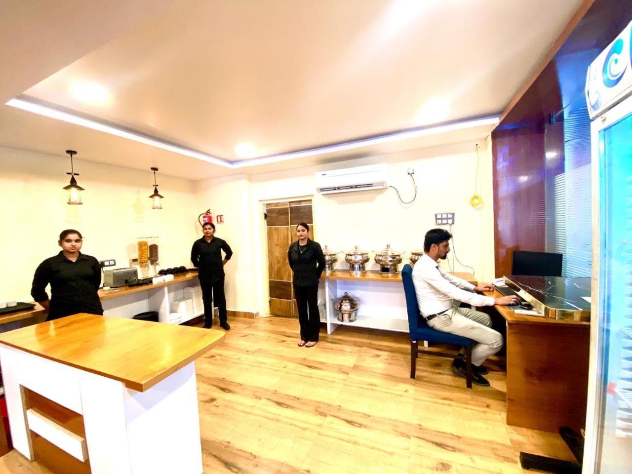 שמשבאד Hotel Sky International- Airport Zone Hyderabad מראה חיצוני תמונה