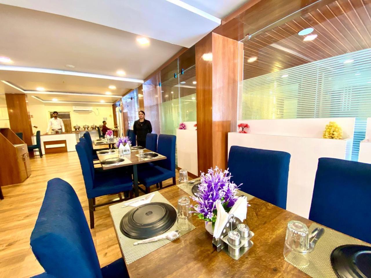 שמשבאד Hotel Sky International- Airport Zone Hyderabad מראה חיצוני תמונה