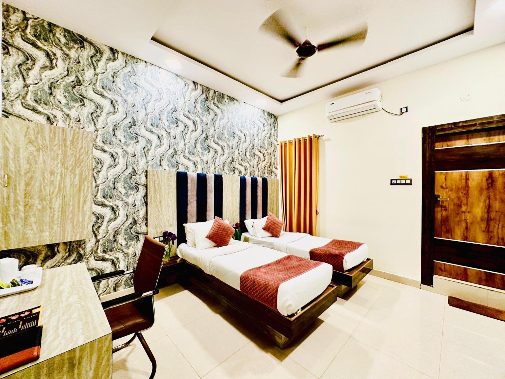שמשבאד Hotel Sky International- Airport Zone Hyderabad מראה חיצוני תמונה