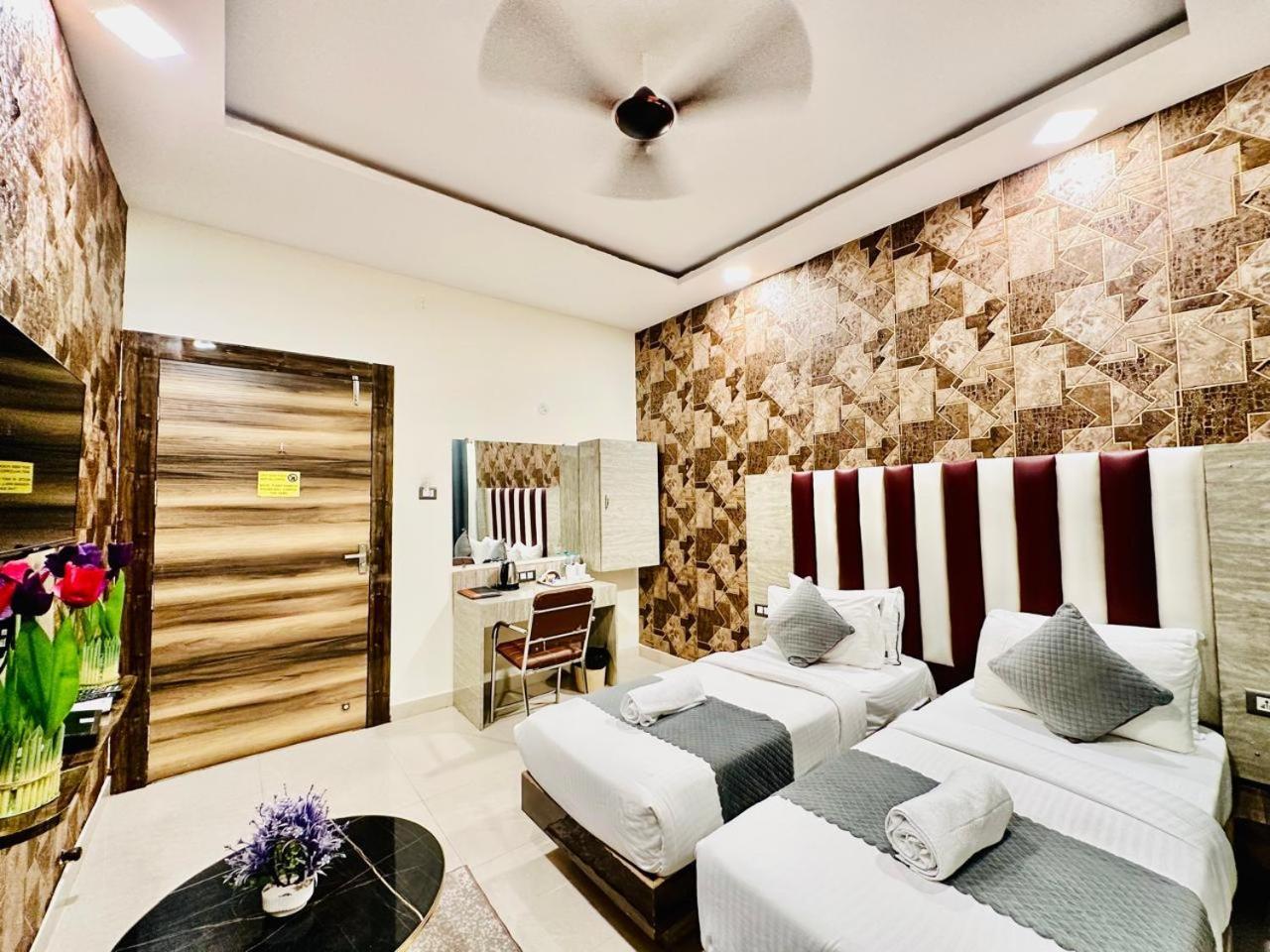 שמשבאד Hotel Sky International- Airport Zone Hyderabad מראה חיצוני תמונה