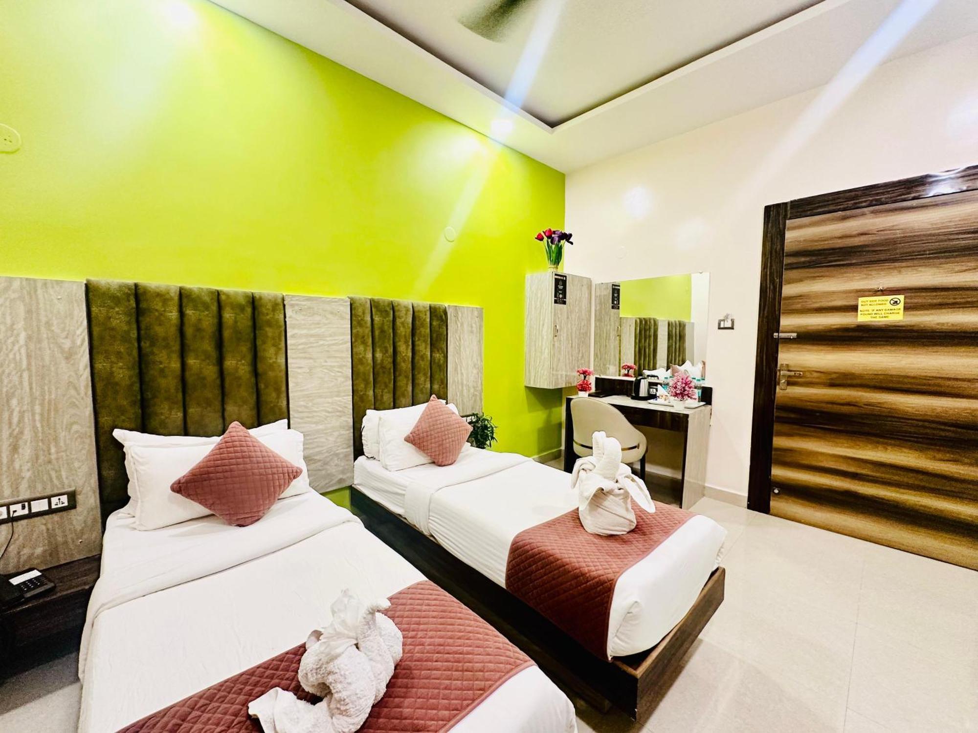 שמשבאד Hotel Sky International- Airport Zone Hyderabad מראה חיצוני תמונה